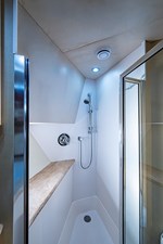 Southerner  42 42-Forward Stateroom Head