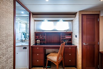 Southerner  73 72-Master Stateroom