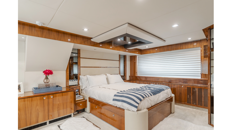 INDECENT PROPOSAL IV - Yacht for sale