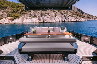 M/Y Who CARES 8 