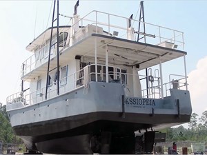 60' Expedition 2000 Custom 3 
