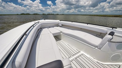 TRAVELLER 12 