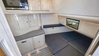 TRAVELLER 27 