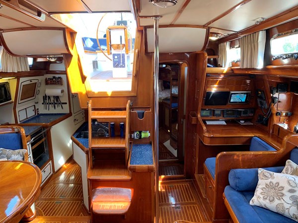 Salon Looking Aft