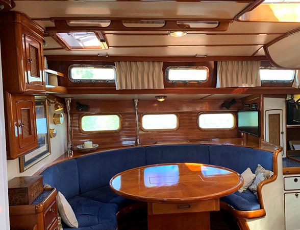 Main Salon Starboard