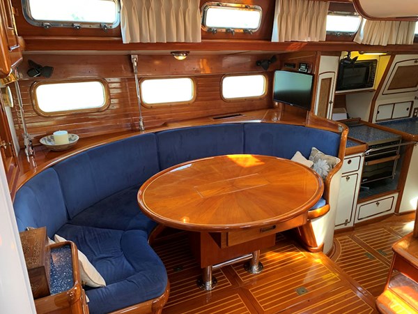 Starboard Salon Aft