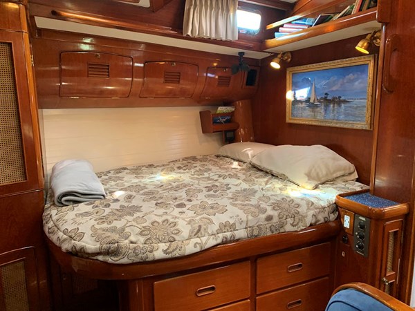 Forward Cabin Starboard