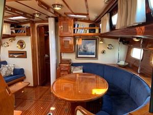 BRISE DE MER 19 Starboard Salon Forward