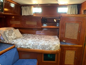 BRISE DE MER 30 Aft Cabin Port