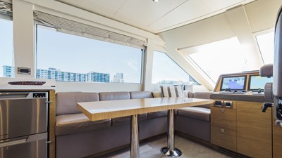 SEASEID 15 Salon breakfast nook