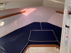 OCTOBER SKY 12 Interior with V-Berth 