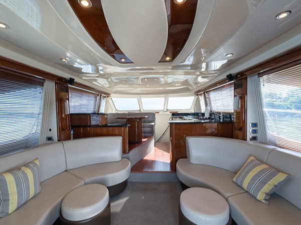 UPSIDE - Yacht zu verkaufen