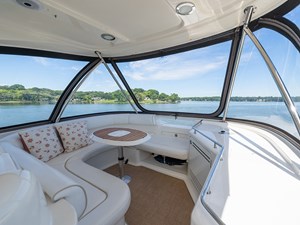 UPSIDE 6 Flybridge