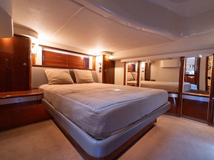 UPSIDE 9 Master stateroom