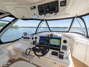 UPSIDE 18 Helm station