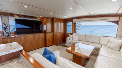 CE 6 2016 Viking 80 Convertible 