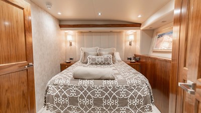 CE 18 2016 Viking 80 Convertible 