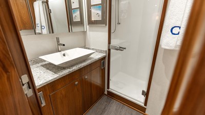 CE 22 2016 Viking 80 Convertible 