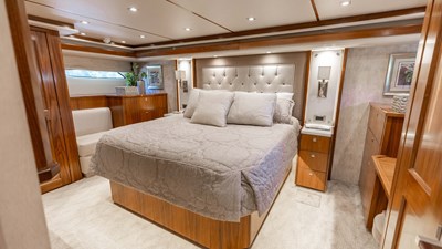 CE 24 2016 Viking 80 Convertible 