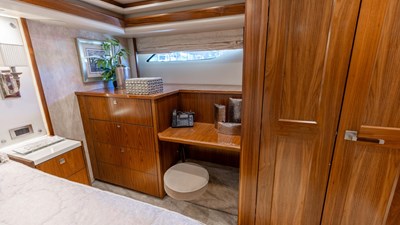 CE 25 2016 Viking 80 Convertible 