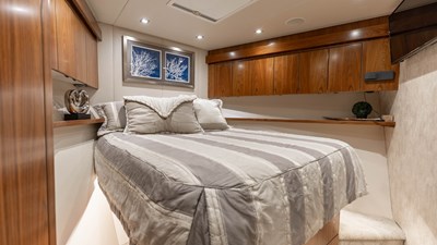 CE 30 2016 Viking 80 Convertible 