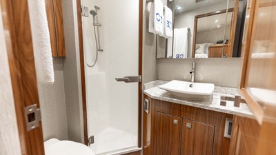CE 36 2016 Viking 80 Convertible 
