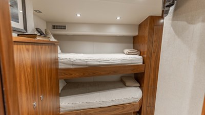 CE 37 2016 Viking 80 Convertible 