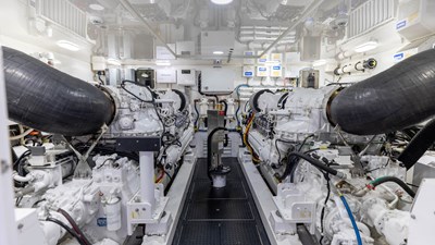 CE 54 2016 Viking 80 Convertible 