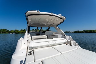 ENDLESS SUMMER 15 Cockpit lounge