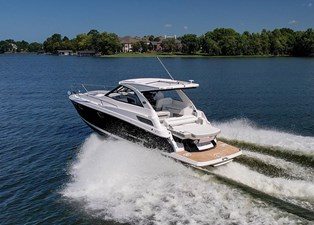 ENDLESS SUMMER 29 Port quarter profile