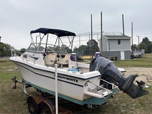 21' Grady White 2001 208 Adventure 4 