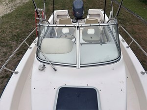 21' Grady White 2001 208 Adventure 9 