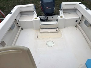 21' Grady White 2001 208 Adventure 11 