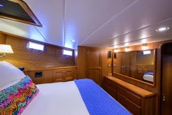 RUFOUS 18 Owner stateroom looking aft