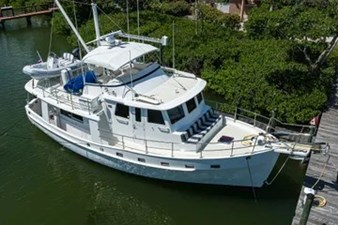 RUFOUS 39 Starboard bow view