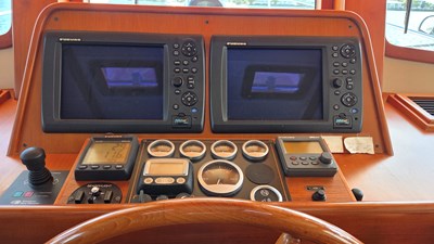 MANDEVILLA 10 Helm