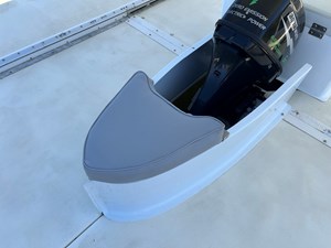 SEAT FORWARD OF OUTBOARD