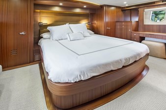 AURORA 18 
