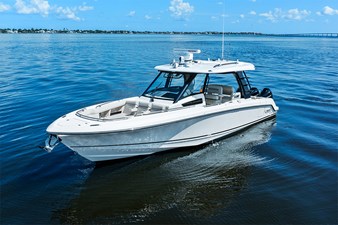 UNPLUGGED 10 Port bow profile