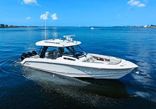 UNPLUGGED 48 Stbd profile