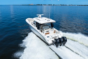 UNPLUGGED 51 Port quarter profile