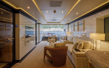 LADY VERA 48 