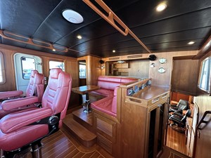 ADAIR 7 Pilothouse