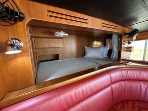 ADAIR 11 Pilothouse