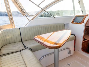 BATTENDOWN 8 Cockpit Table and Settee