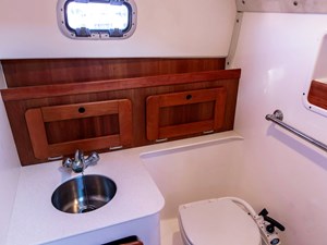 BATTENDOWN 15 Head and Vanity