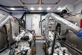 MER-SEA 25 Engine Room Looking Forward To Door into Master Stateroom