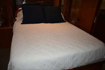 64 Ocean Alexander  44 