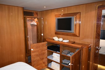 64 Ocean Alexander  31 
