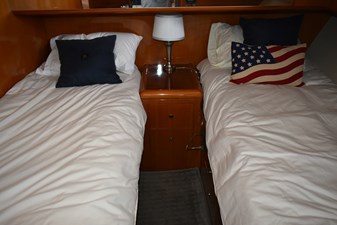 64 Ocean Alexander  37 